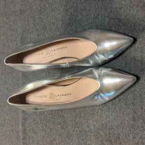 Chinese Laundry Rian Pumps, Women's size 7 M, Metallic Brush Silver